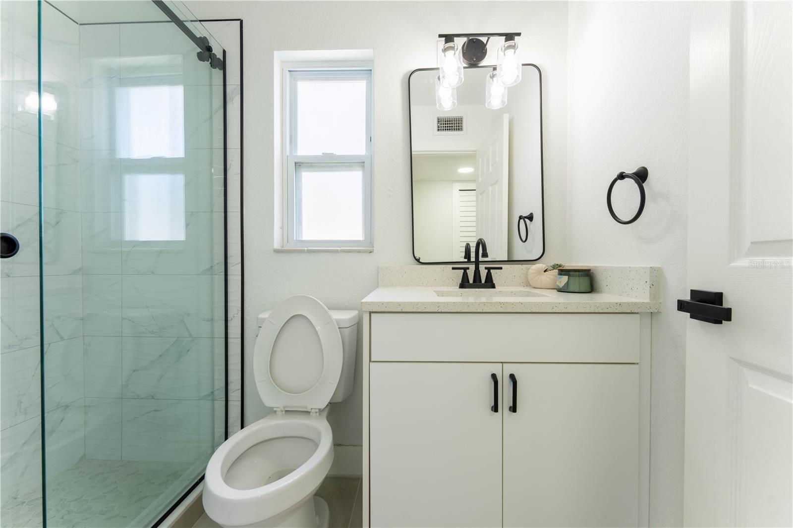 Image 8 of 20 For 4011 Helena Street Ne