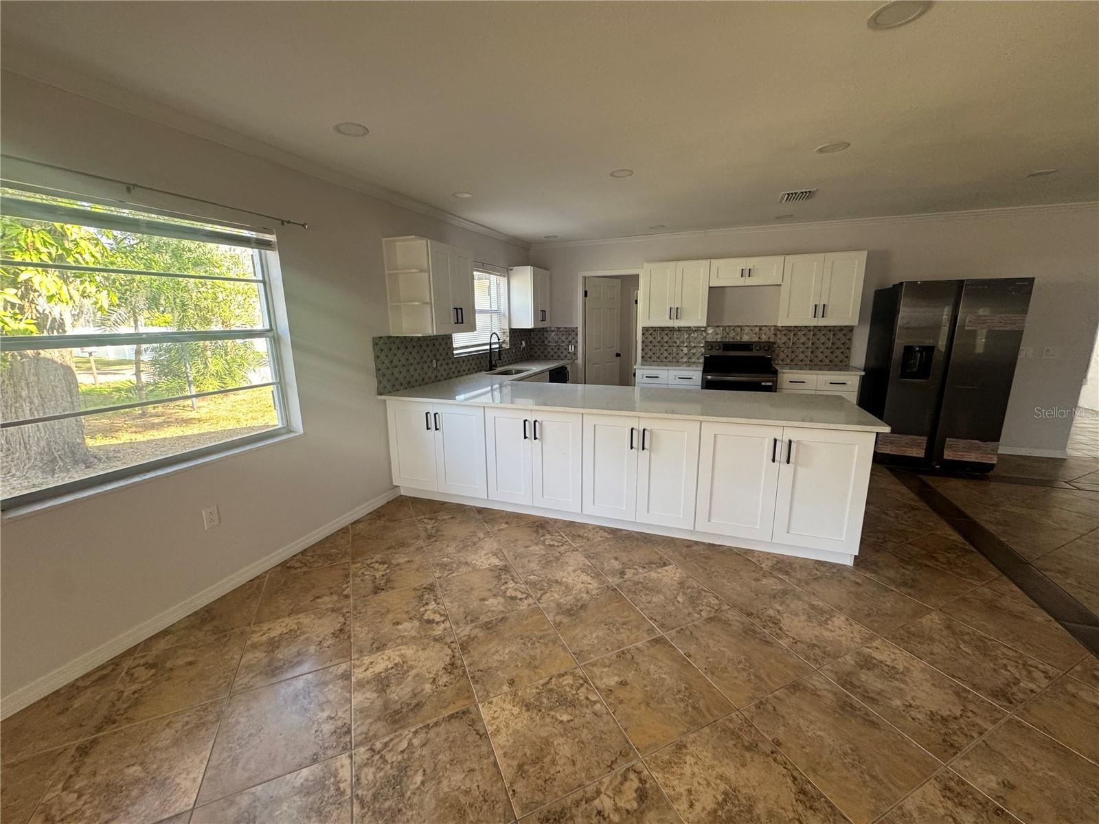 Image 12 of 21 For 701 Oakwood Avenue