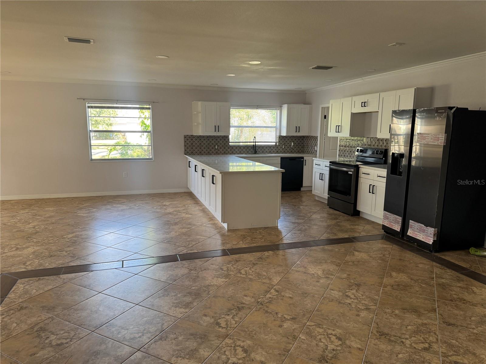 Image 13 of 21 For 701 Oakwood Avenue