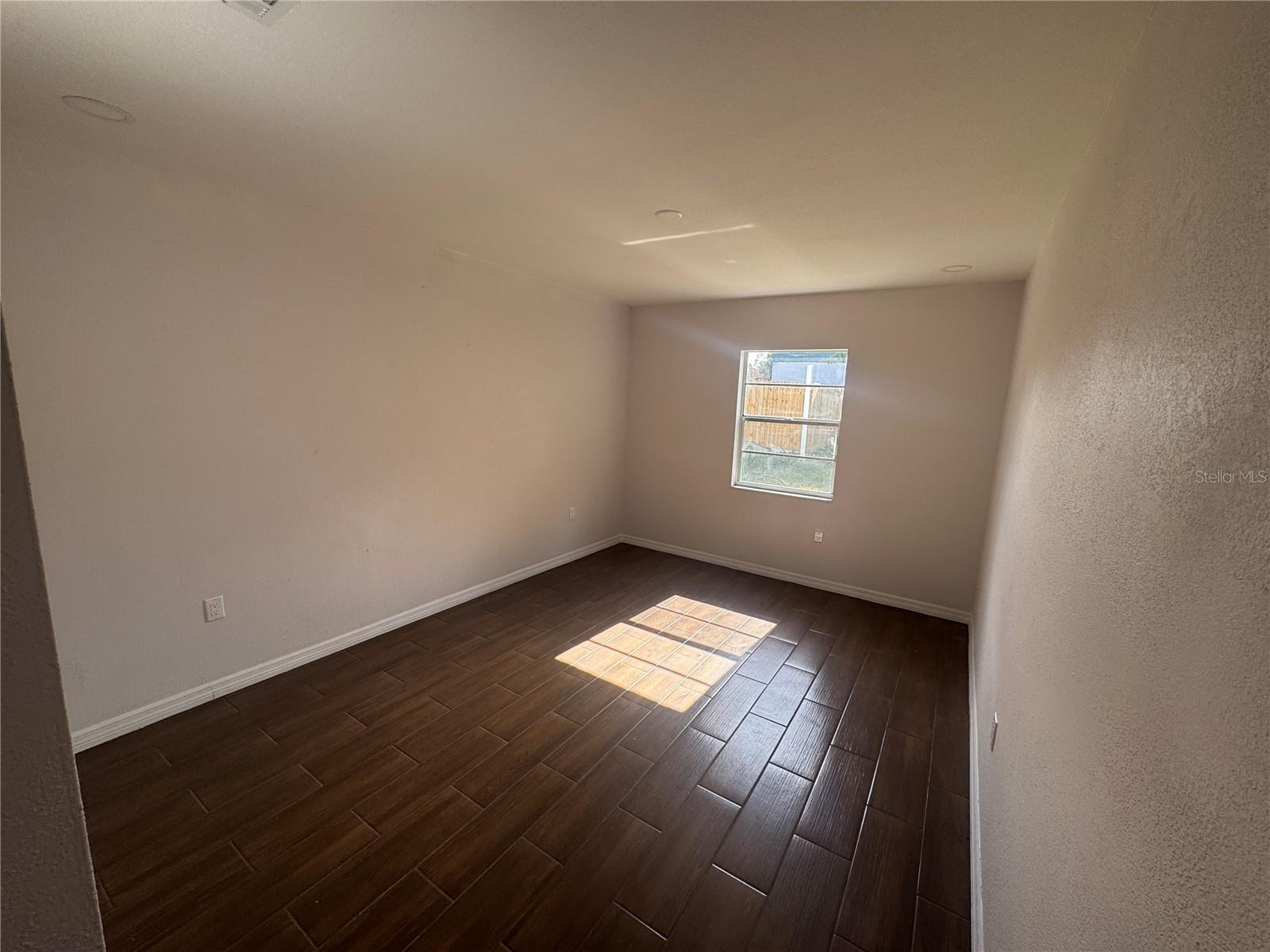 Image 3 of 21 For 701 Oakwood Avenue