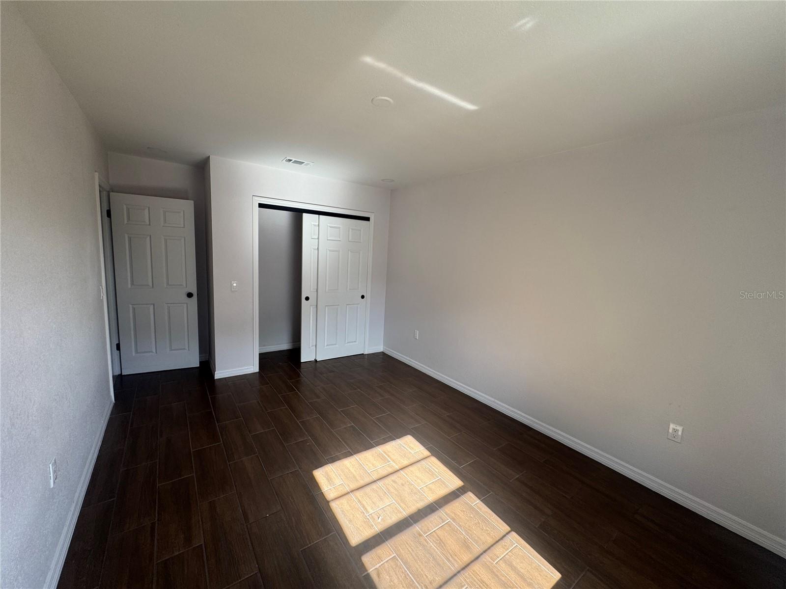 Image 4 of 21 For 701 Oakwood Avenue