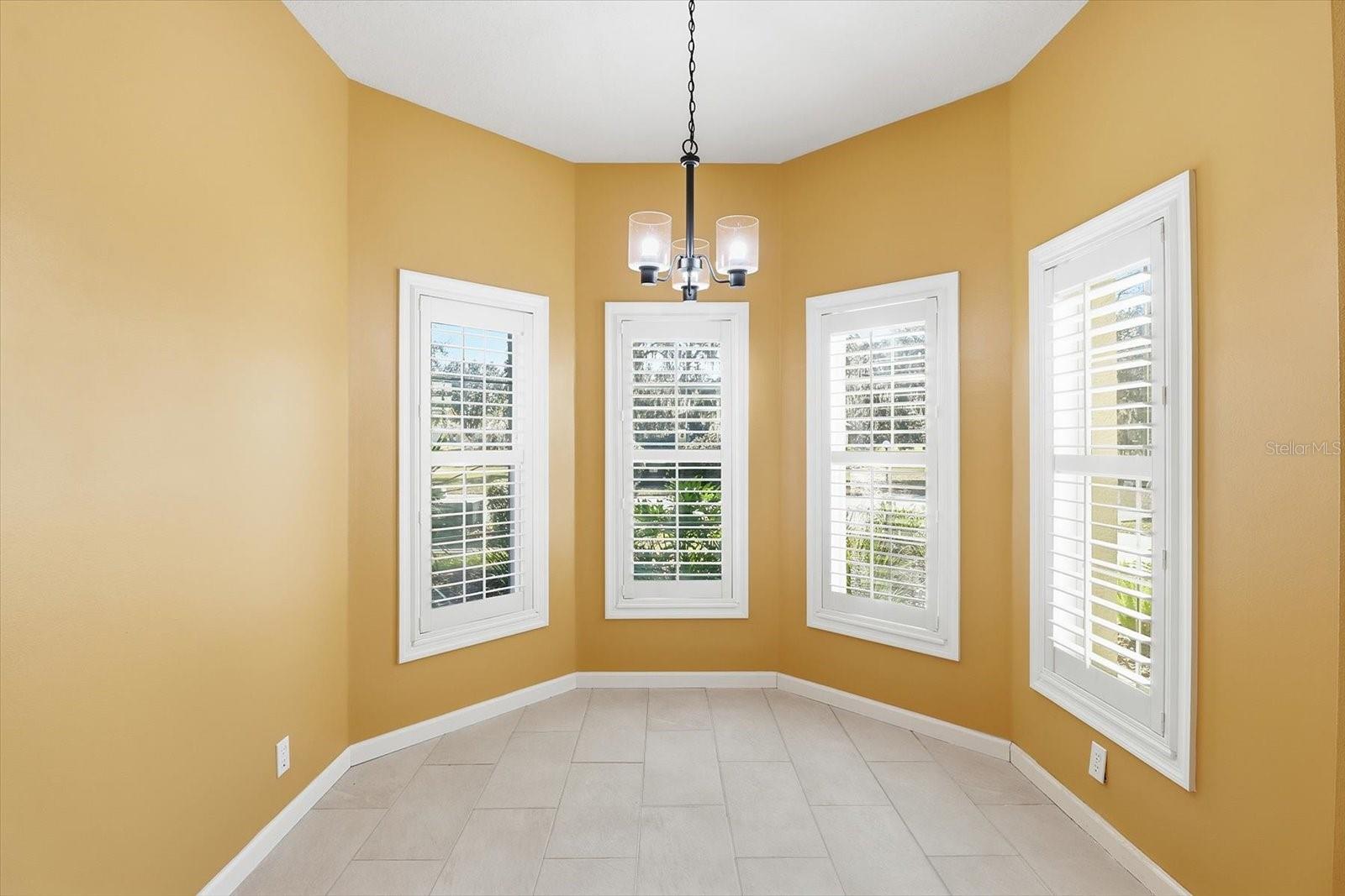 Listing photo id 26 for 6301 Glynborne Loop