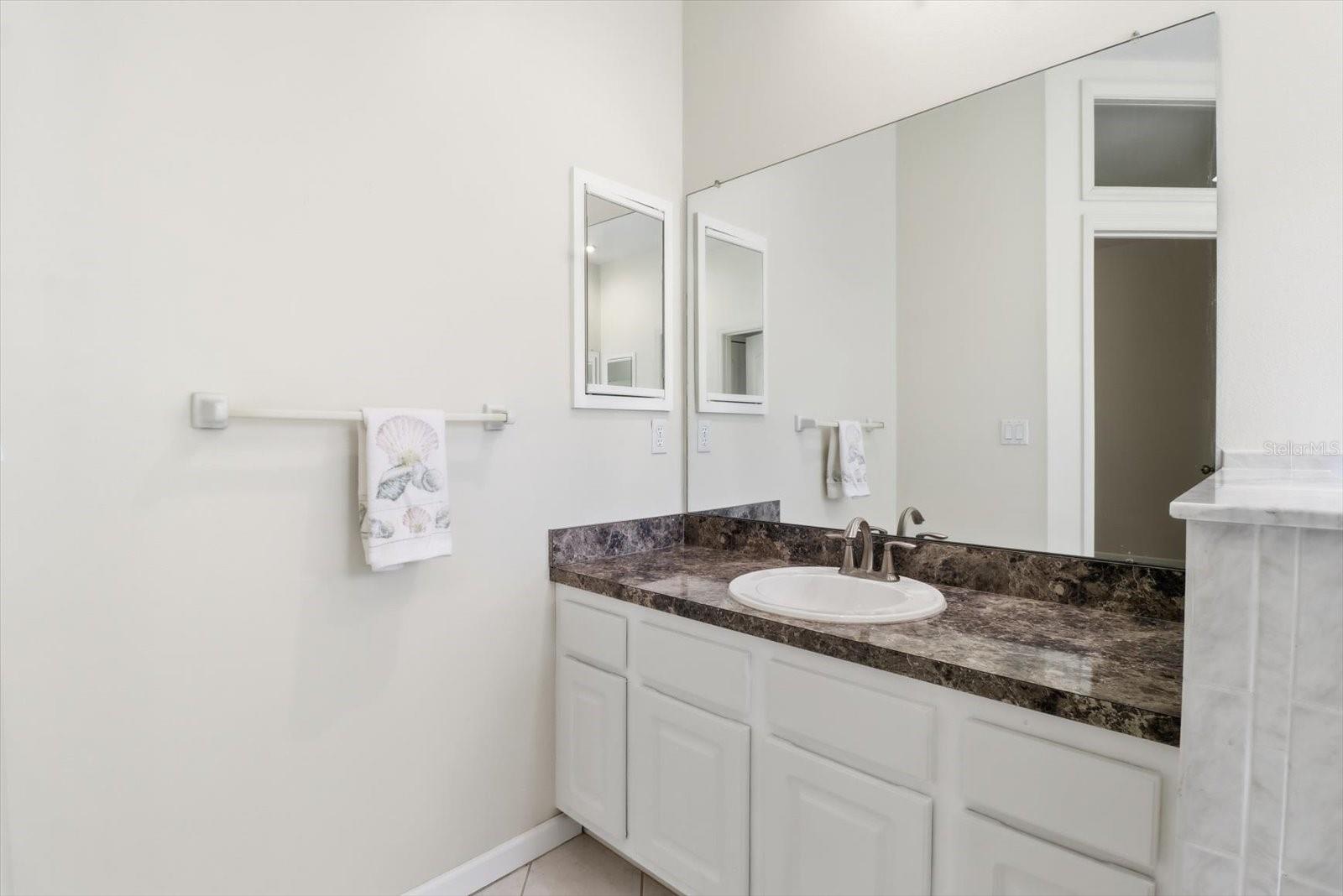 Listing photo id 32 for 6301 Glynborne Loop