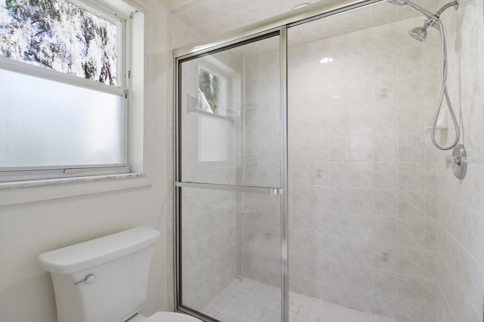 Listing photo id 33 for 6301 Glynborne Loop