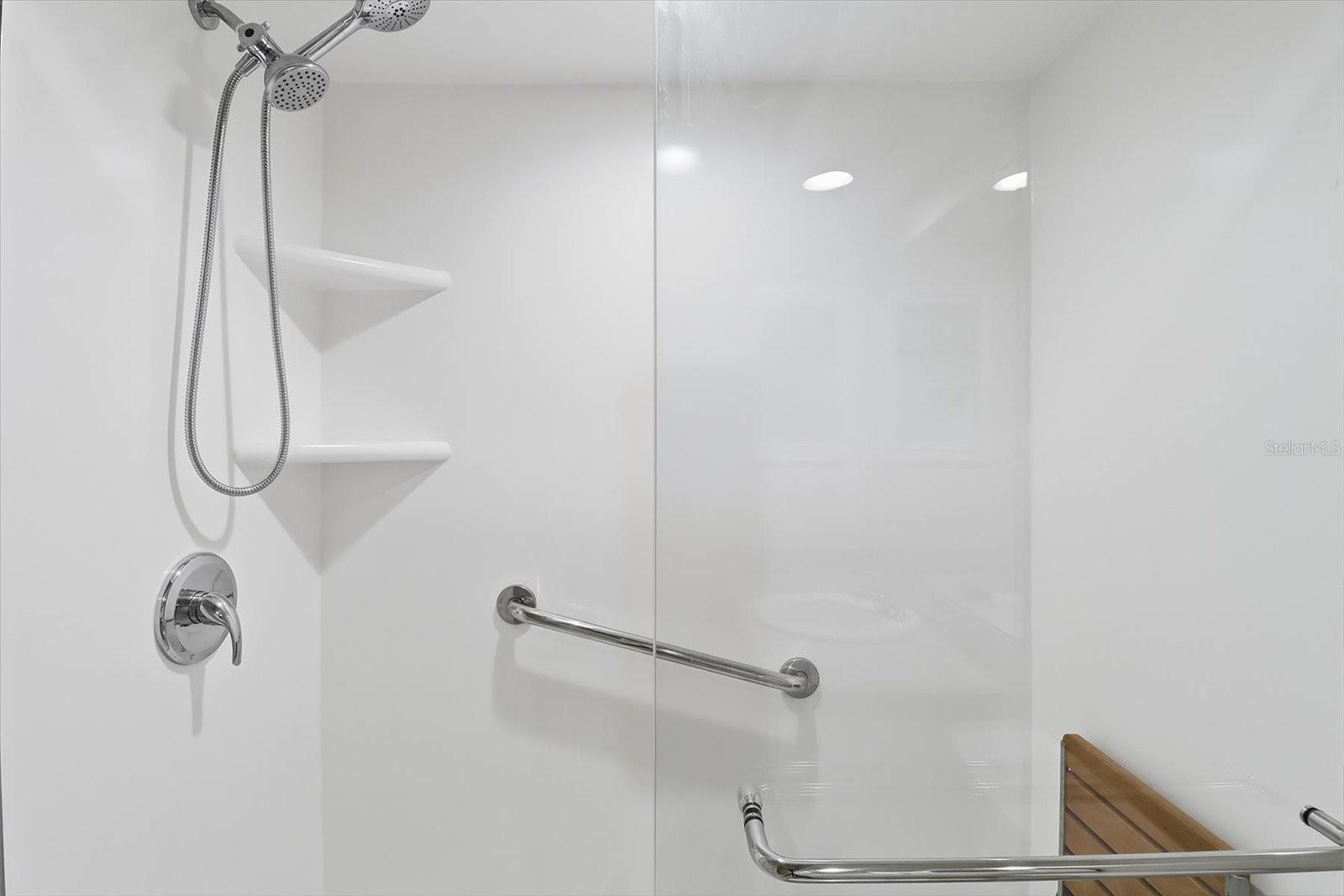 Listing photo id 37 for 6301 Glynborne Loop