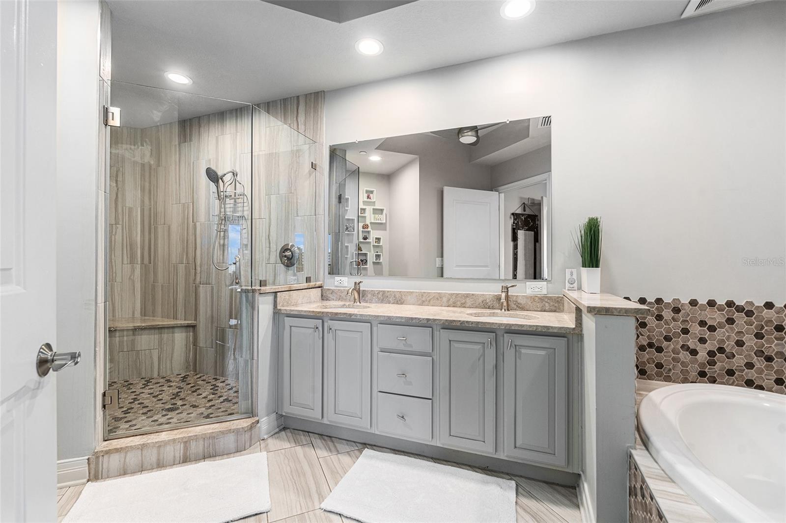 Image 23 of 26 For 449 12th Street 703