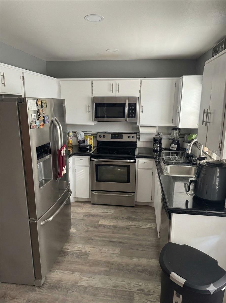 Image 4 of 4 For 5106 Chatsworth Avenue