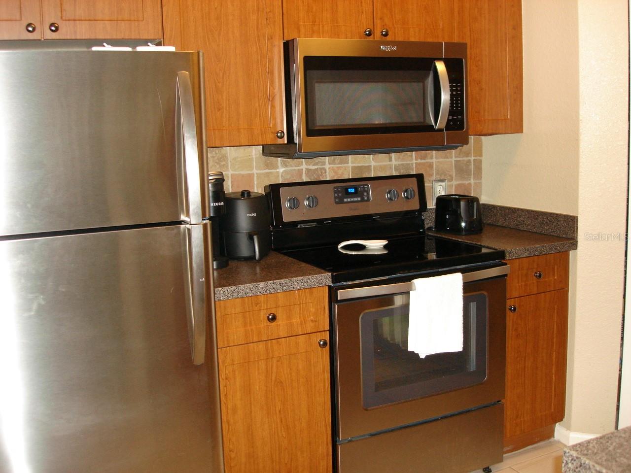 Image 7 of 27 For 2141 Portofino Place 8-2816