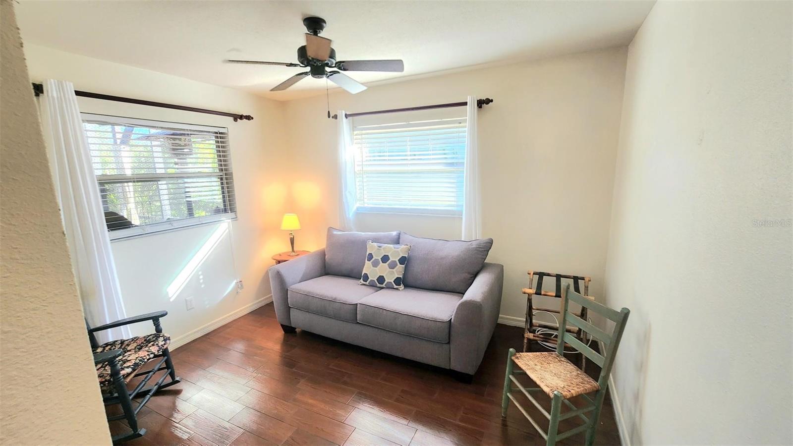 Image 4 of 9 For 2927 Macalpin Drive S 9