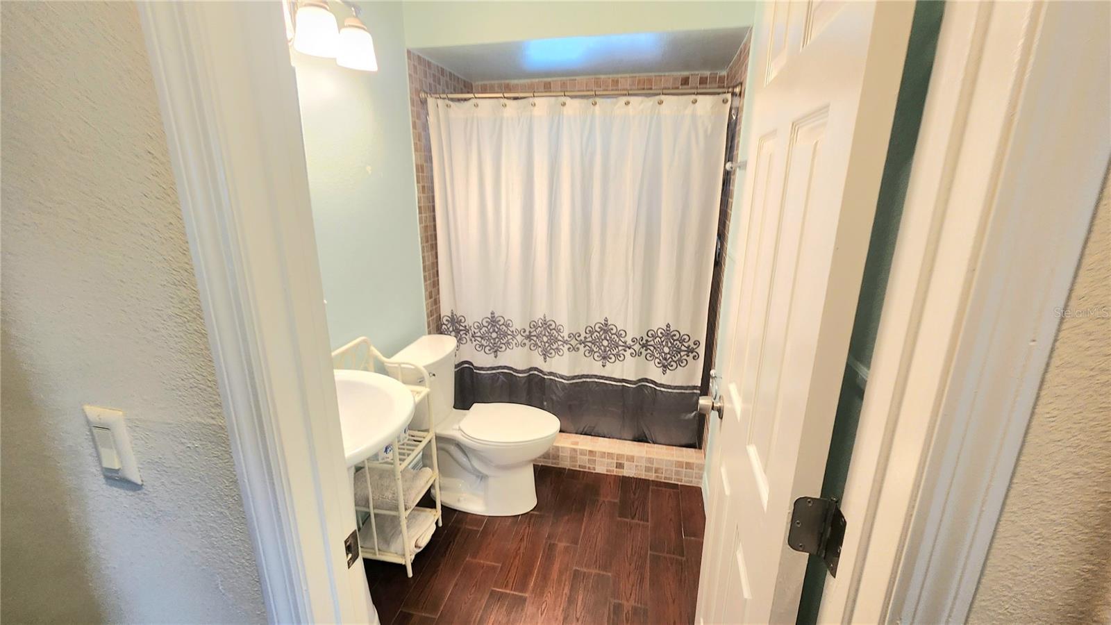 Image 6 of 9 For 2927 Macalpin Drive S 9