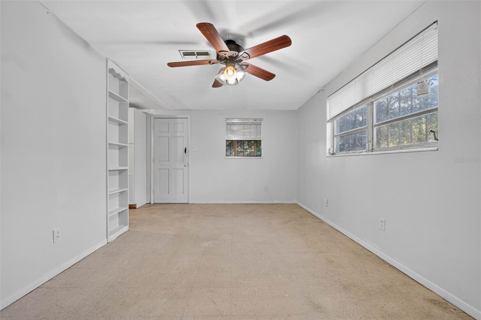 Listing photo id 9 for 614 Spruce Street