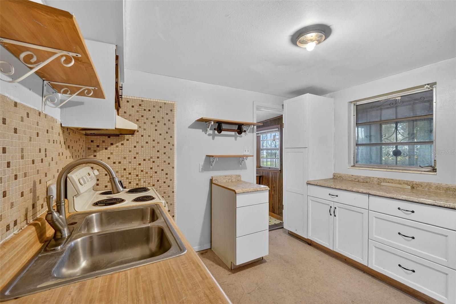 Listing photo id 15 for 614 Spruce Street