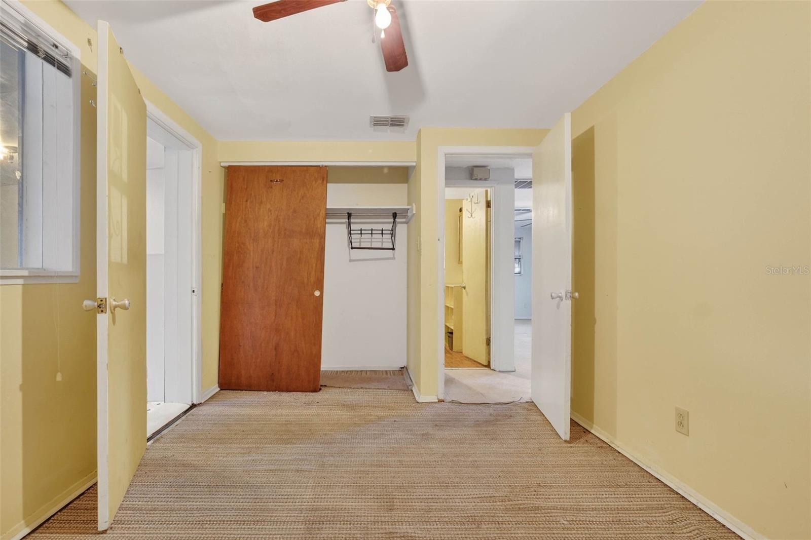 Listing photo id 26 for 614 Spruce Street