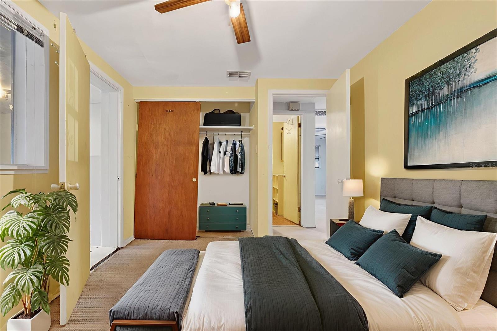 Listing photo id 27 for 614 Spruce Street