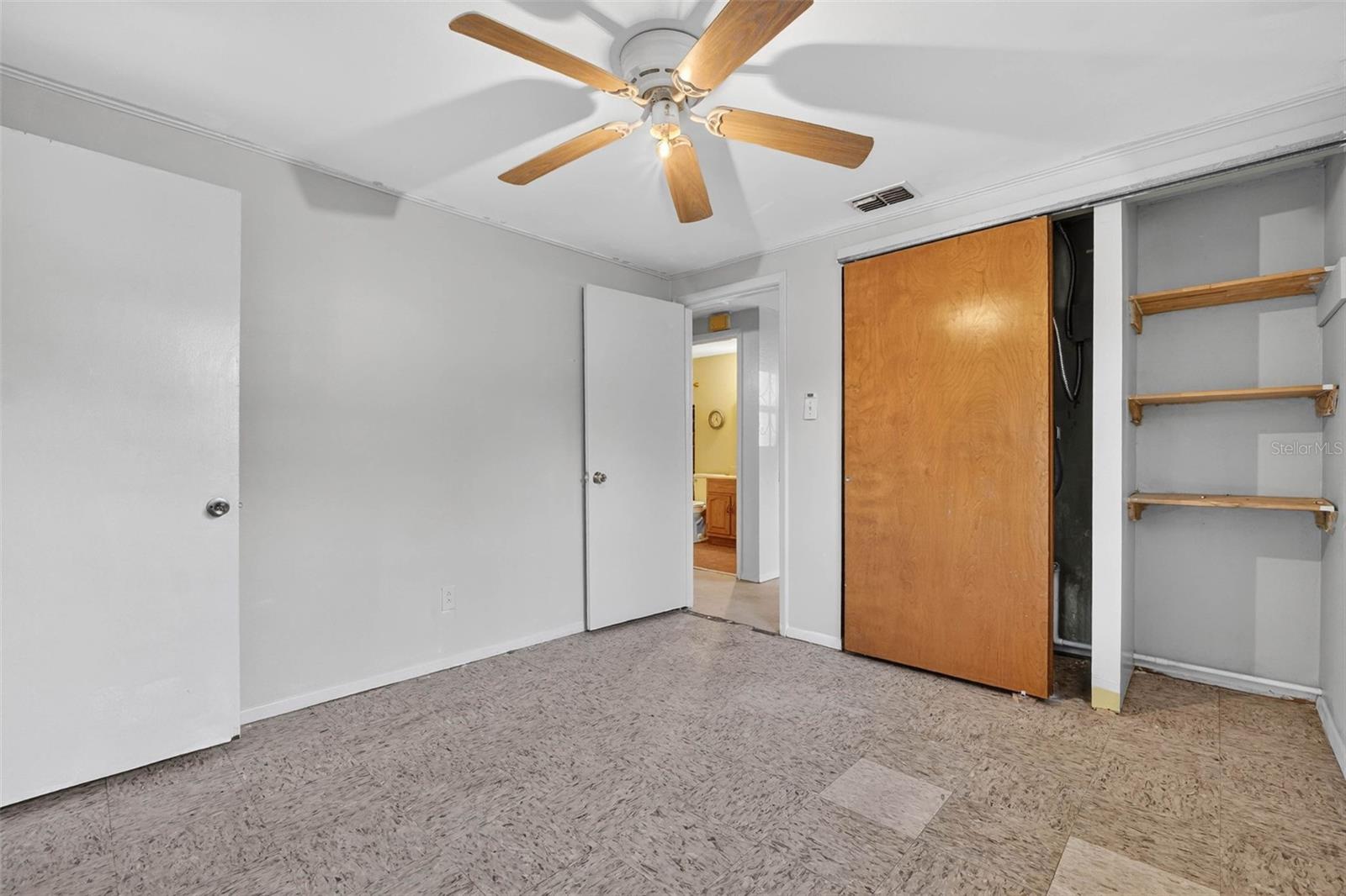 Listing photo id 31 for 614 Spruce Street