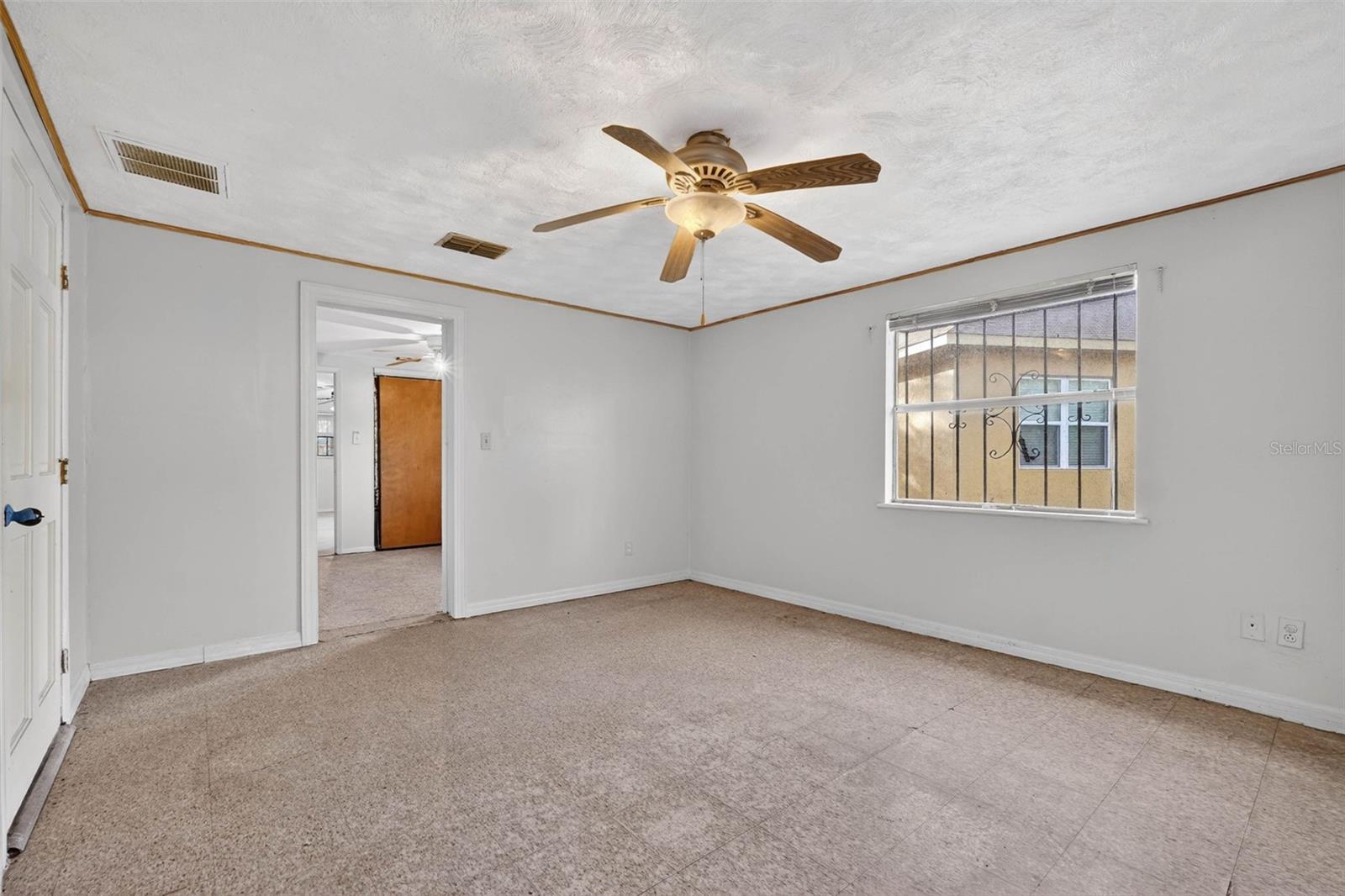 Listing photo id 33 for 614 Spruce Street