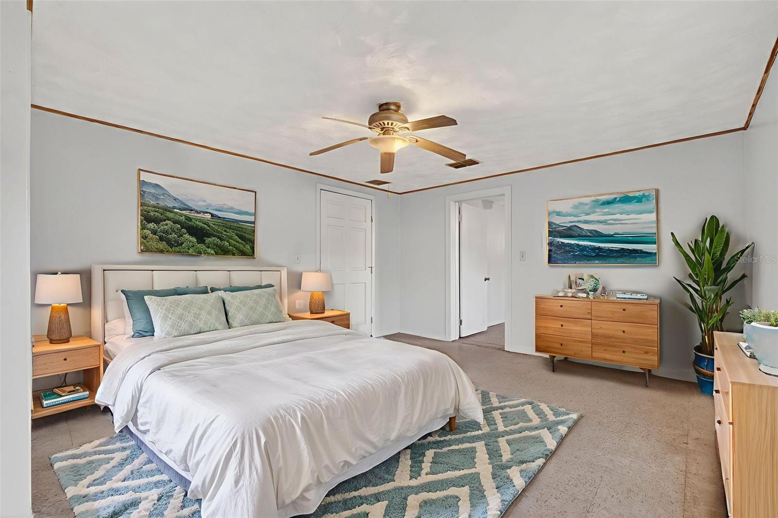 Listing photo id 38 for 614 Spruce Street