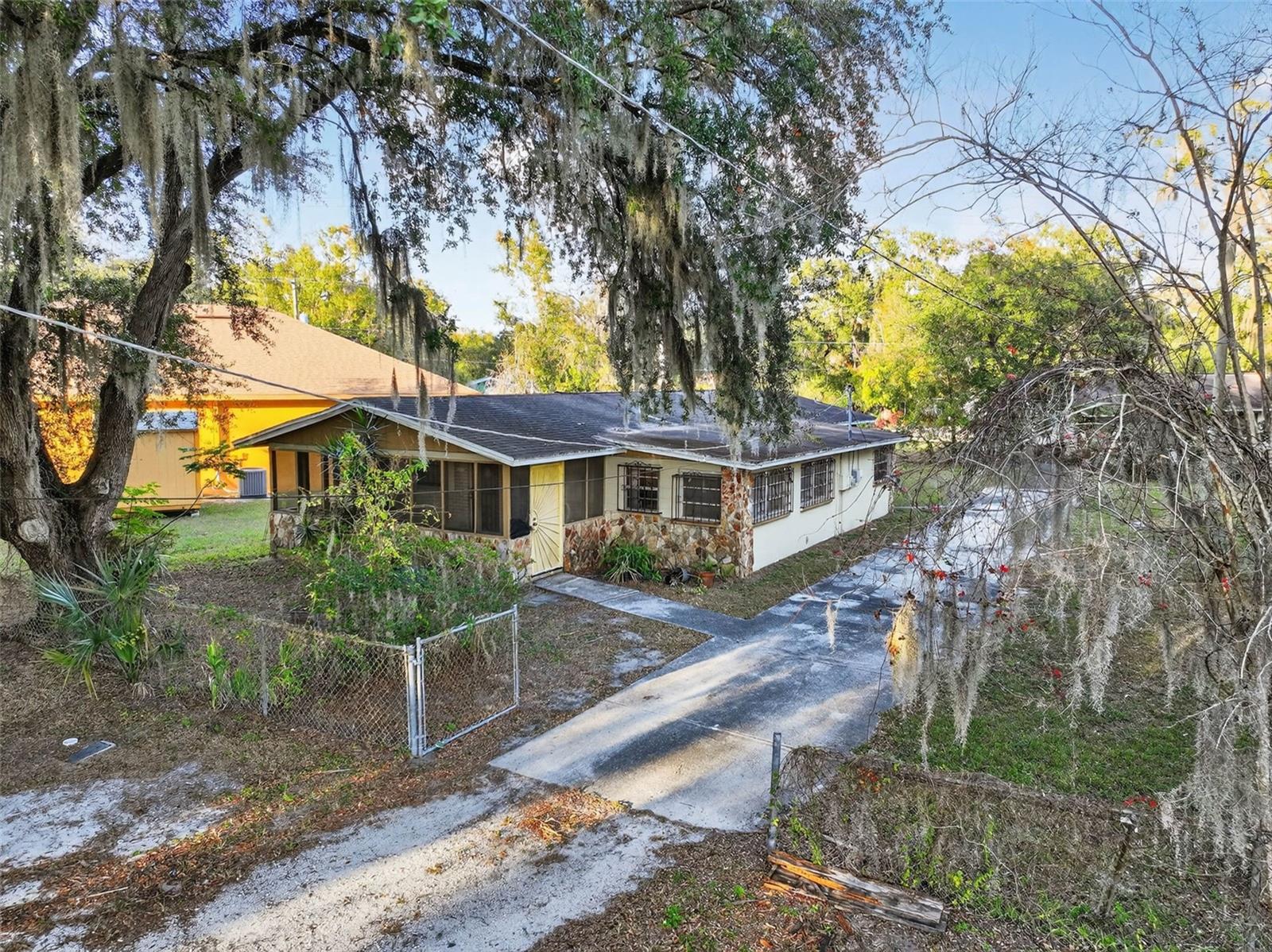 Listing photo id 44 for 614 Spruce Street