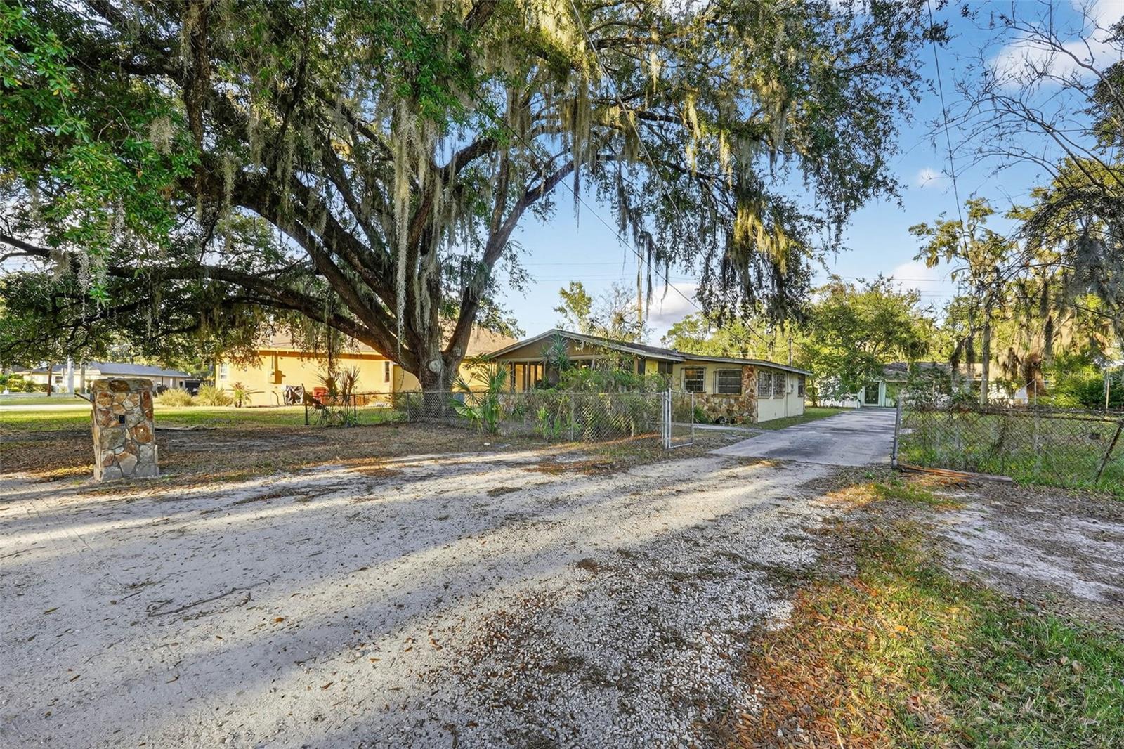 Listing photo id 45 for 614 Spruce Street