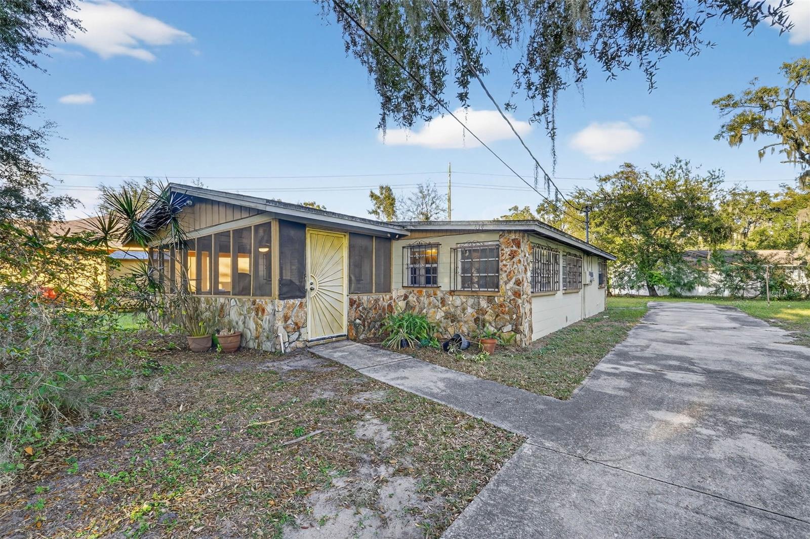 Listing photo id 46 for 614 Spruce Street