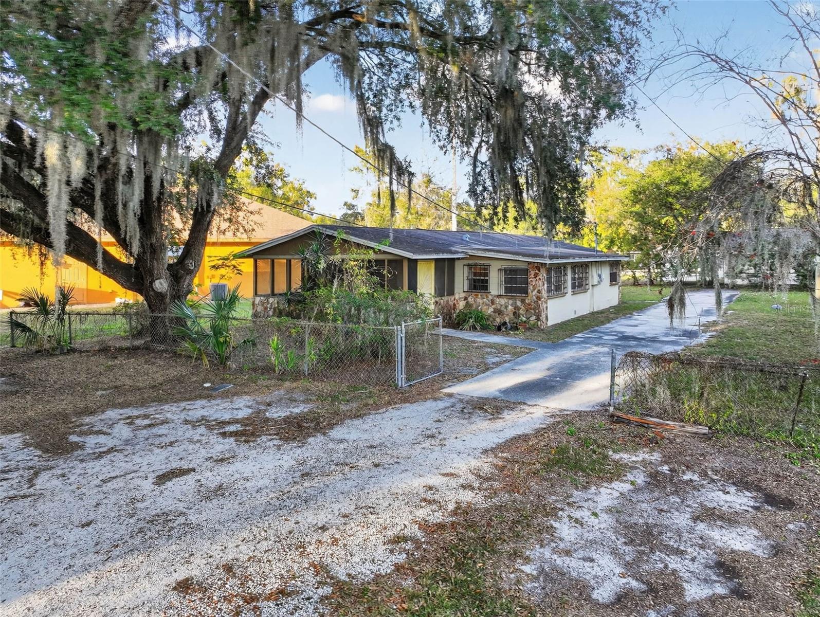 Listing photo id 49 for 614 Spruce Street