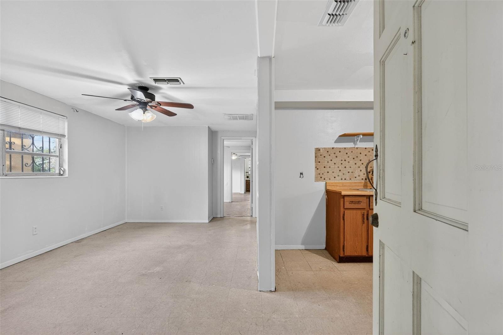 Listing photo id 5 for 614 Spruce Street