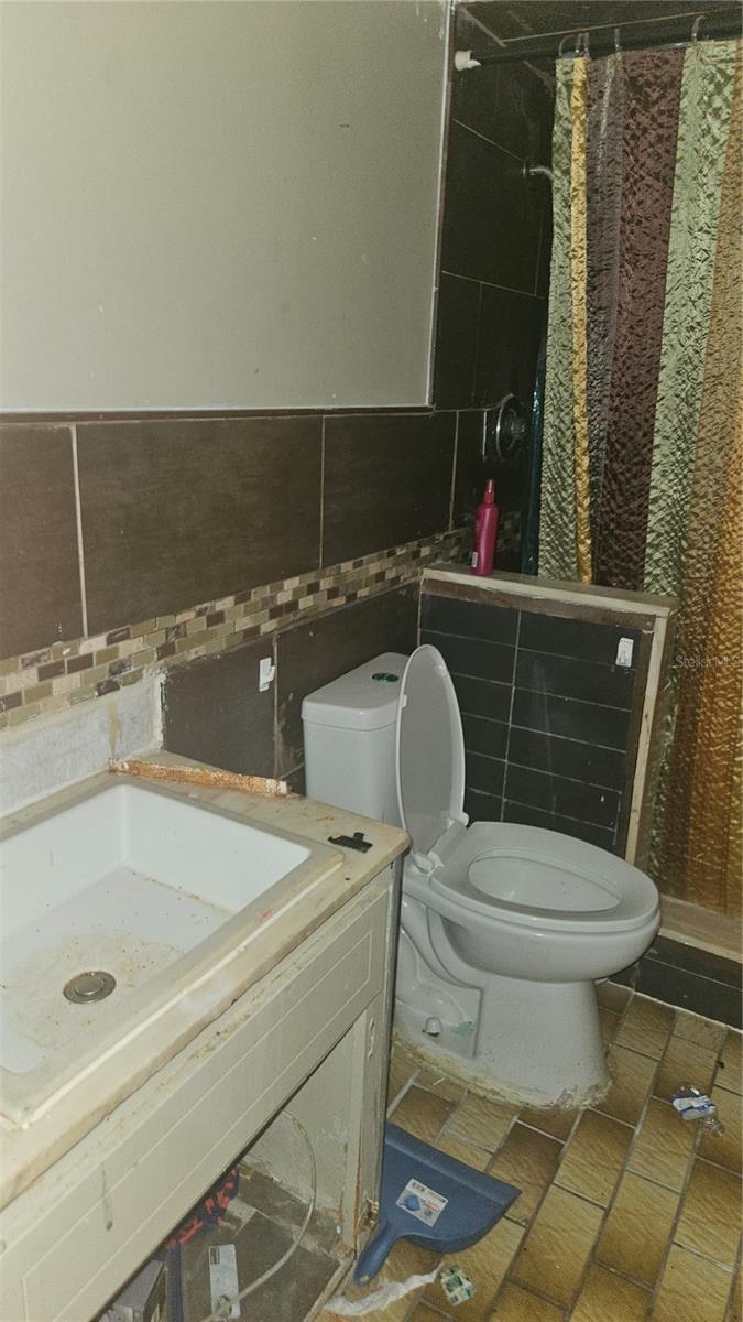 Image 28 of 100 For 8428 Paxton Drive