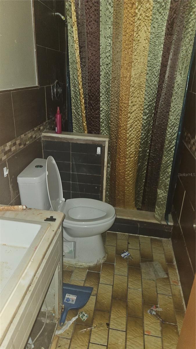 Image 29 of 100 For 8428 Paxton Drive