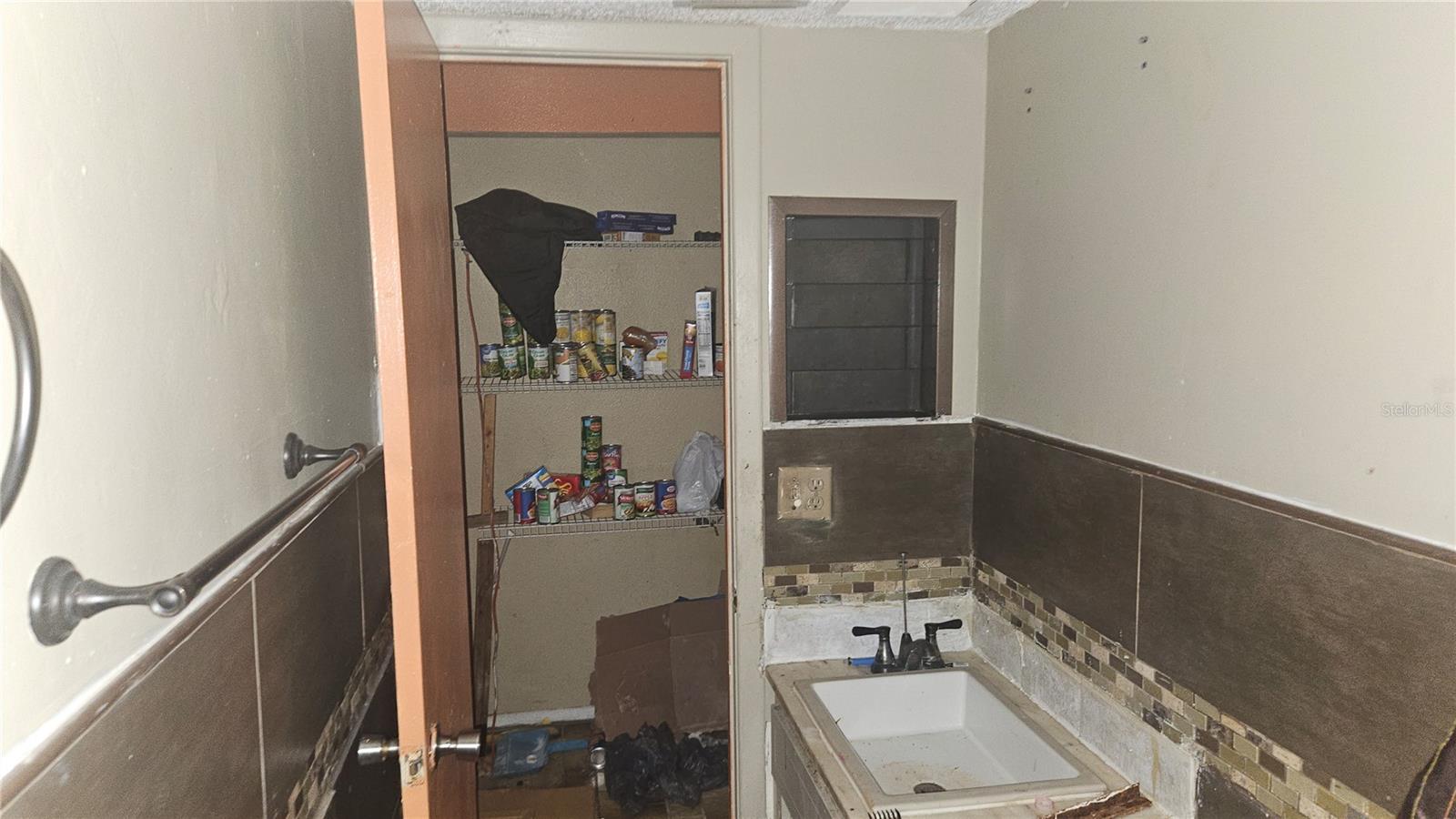 Image 53 of 100 For 8428 Paxton Drive