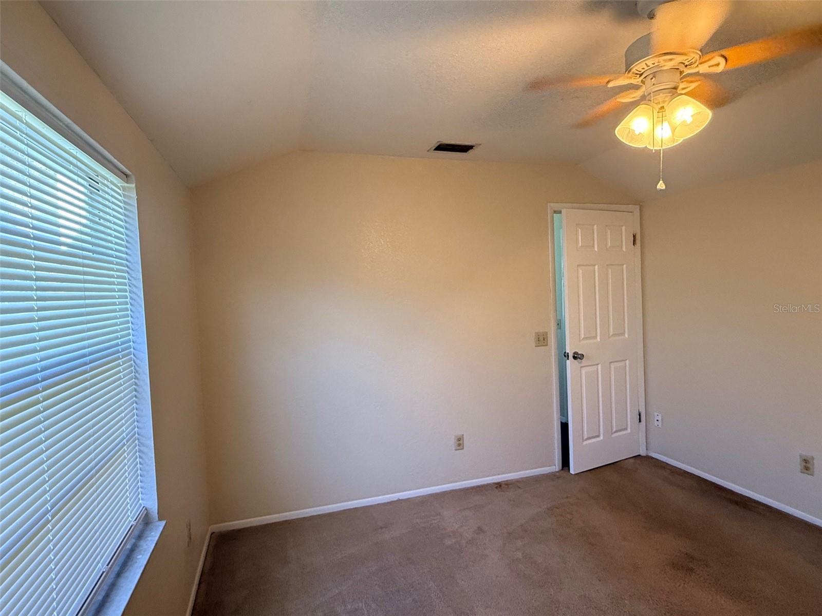 Image 17 of 31 For 3610 Dartmouth Avenue N