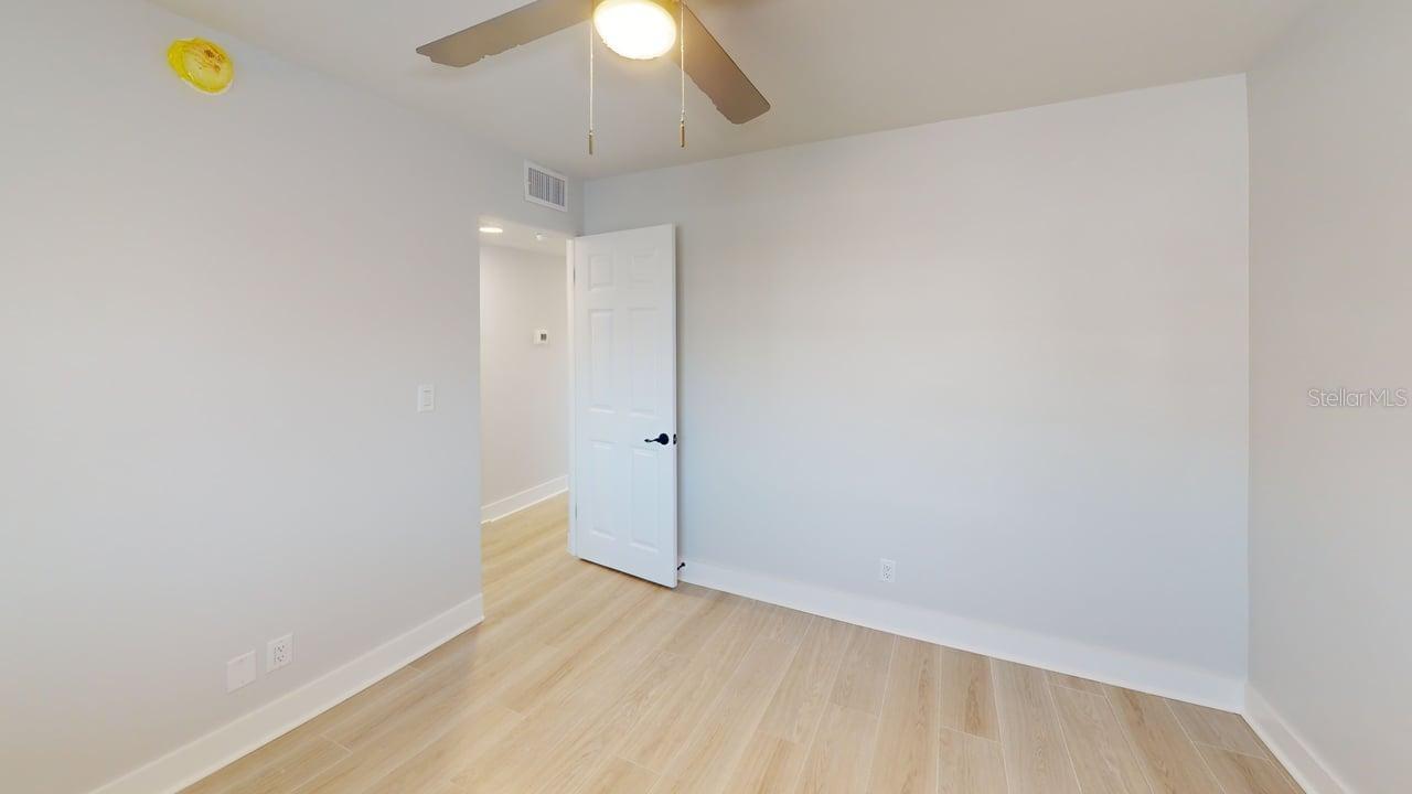 Image 10 of 16 For 500 129th Avenue E 2