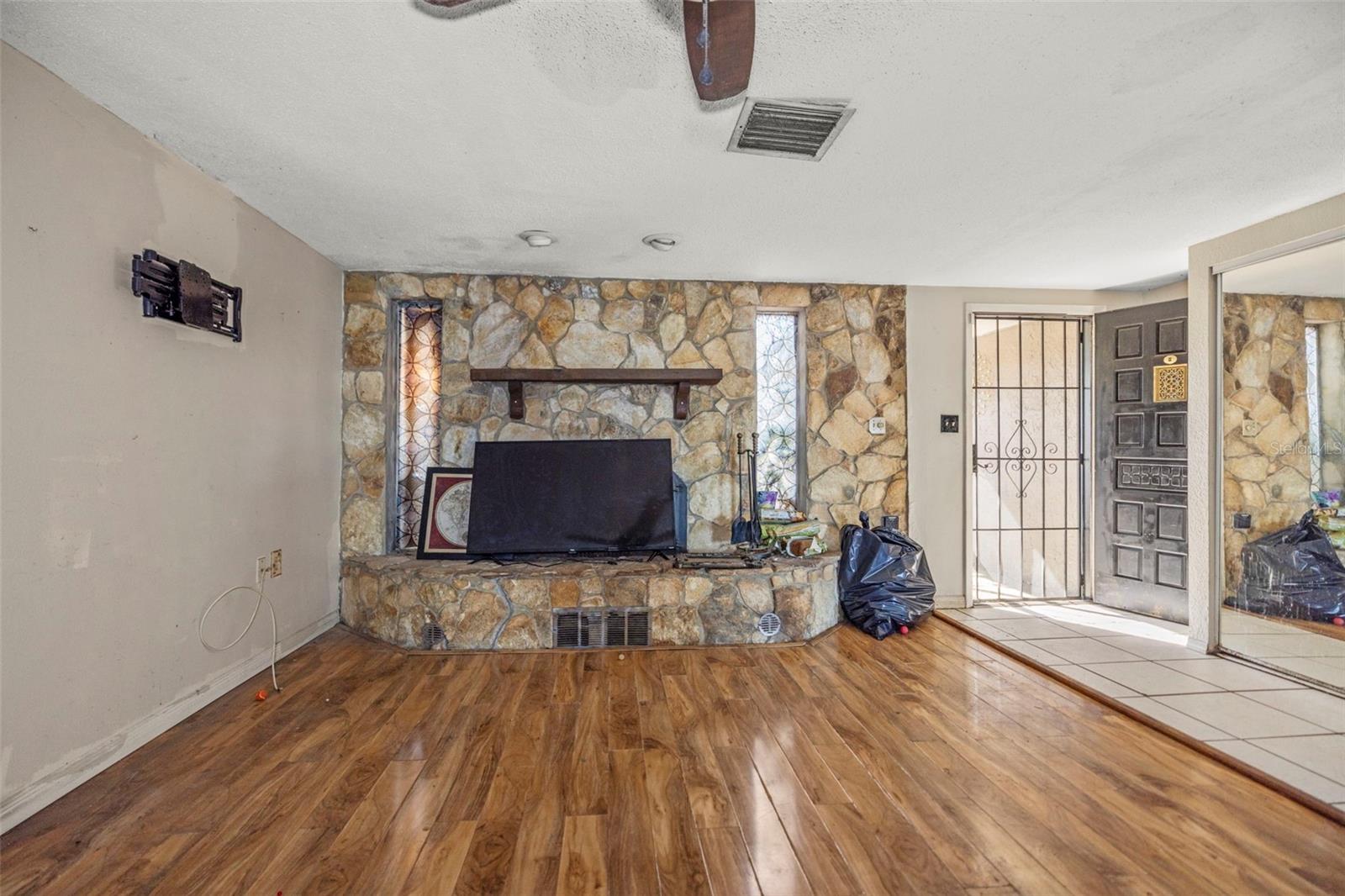 Image 2 of 19 For 3931 Holiday Lake Drive