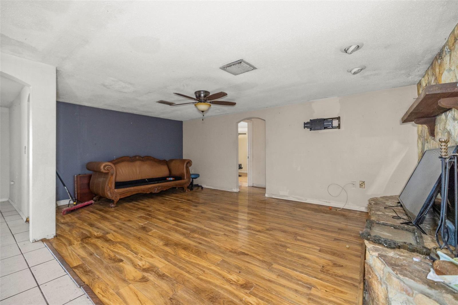 Image 3 of 19 For 3931 Holiday Lake Drive