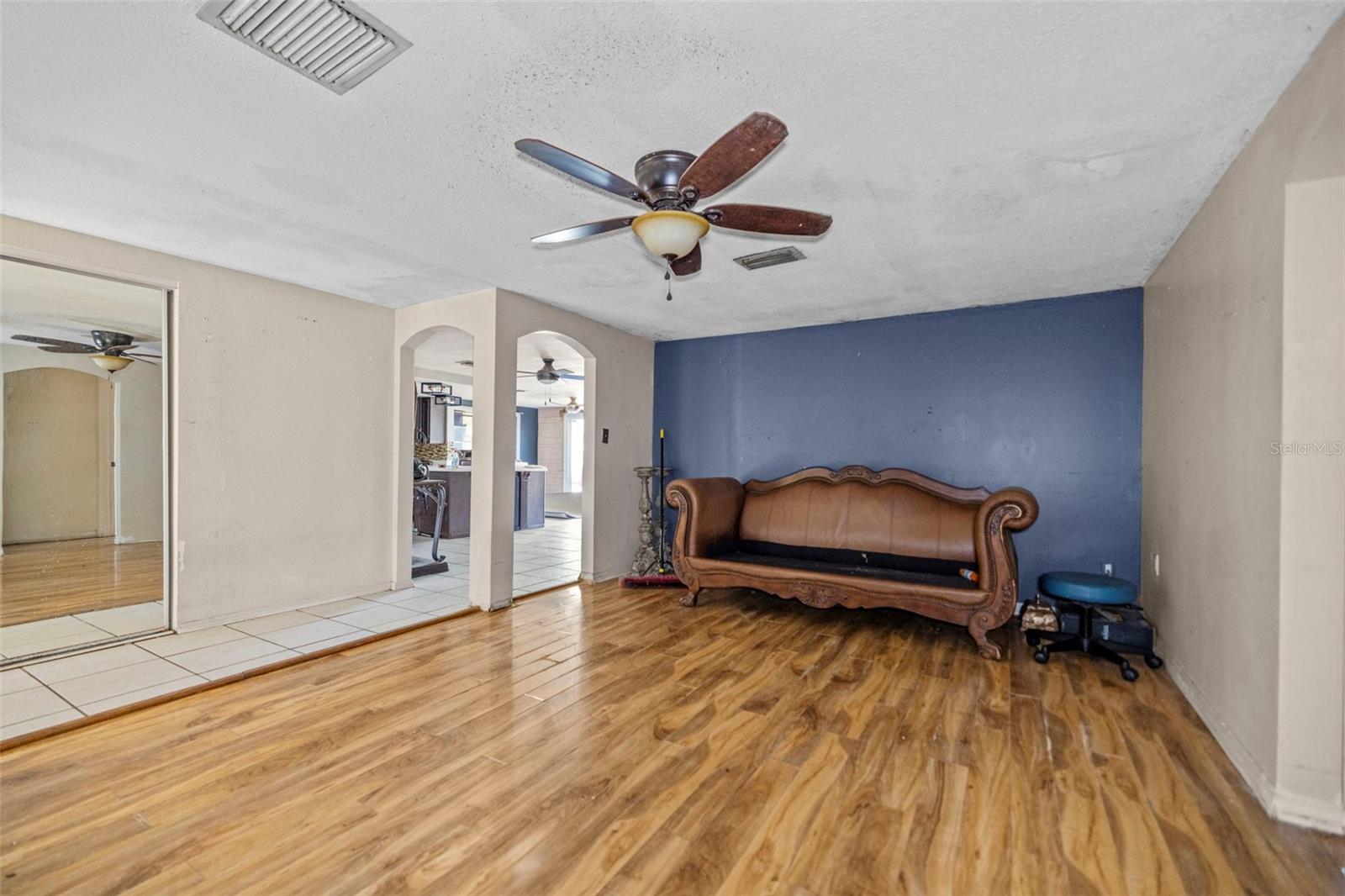 Image 4 of 19 For 3931 Holiday Lake Drive