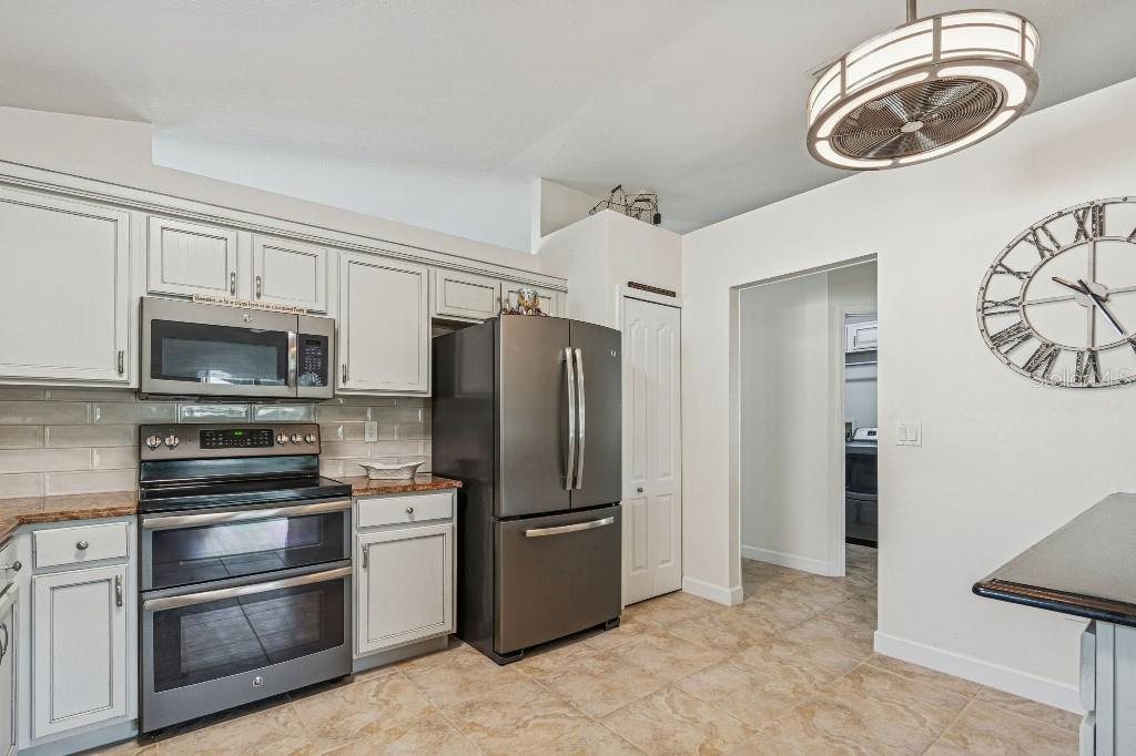 Image 11 of 43 For 5629 Grindstone Loop