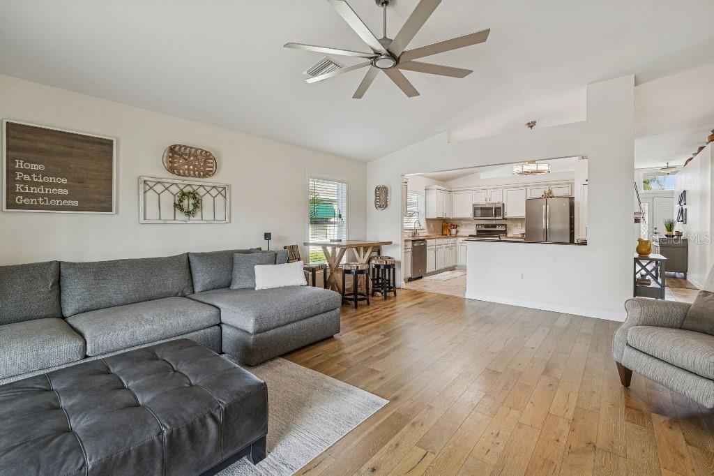 Image 17 of 43 For 5629 Grindstone Loop