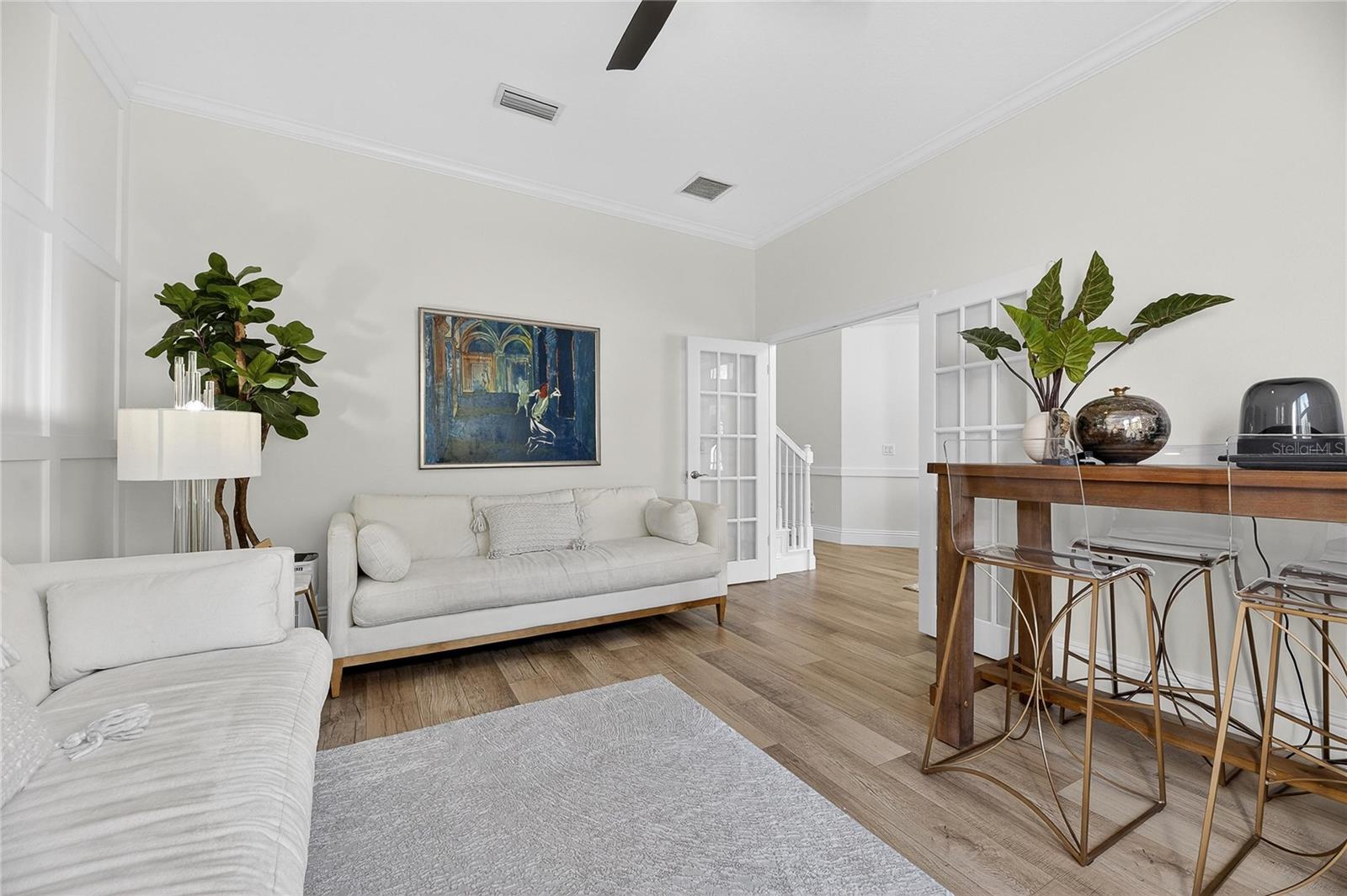 Image 18 of 96 For 415 Islebay Drive