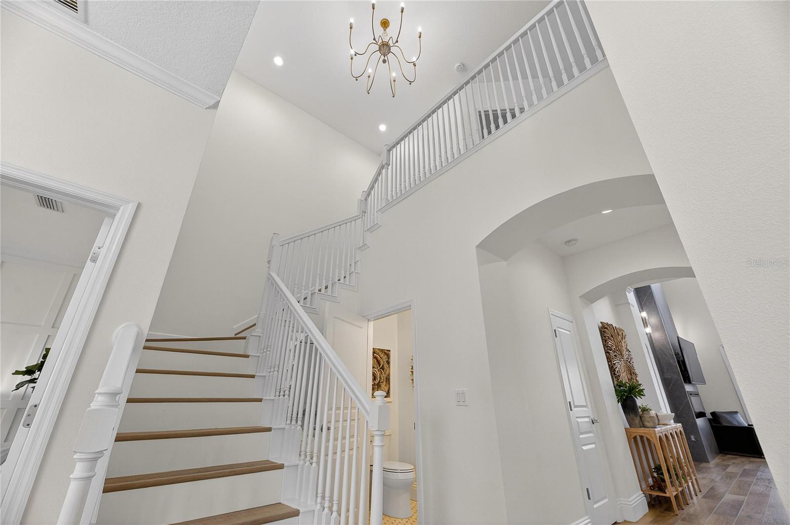 Image 20 of 96 For 415 Islebay Drive