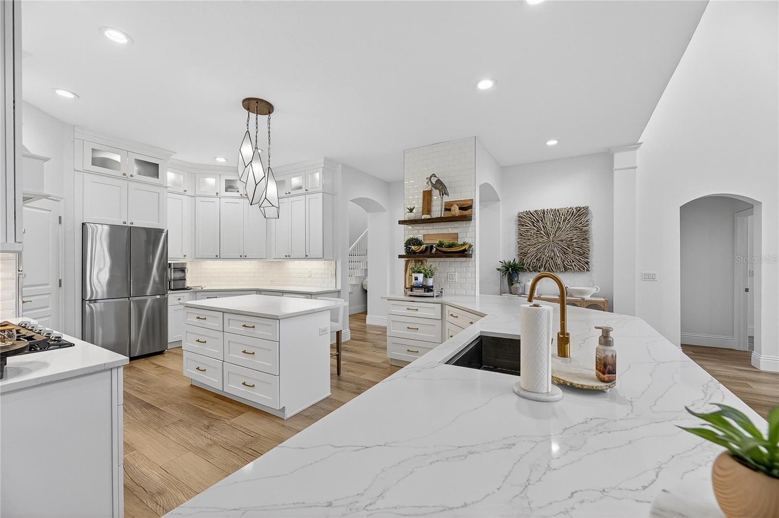 Image 26 of 96 For 415 Islebay Drive