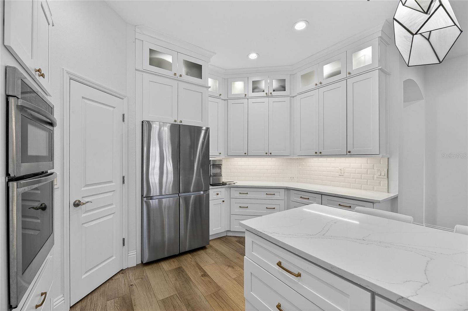 Image 30 of 96 For 415 Islebay Drive