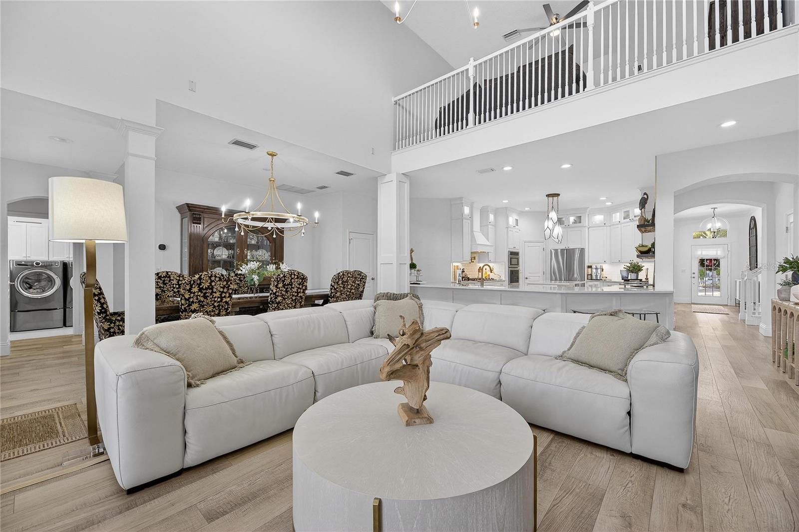 Image 33 of 96 For 415 Islebay Drive