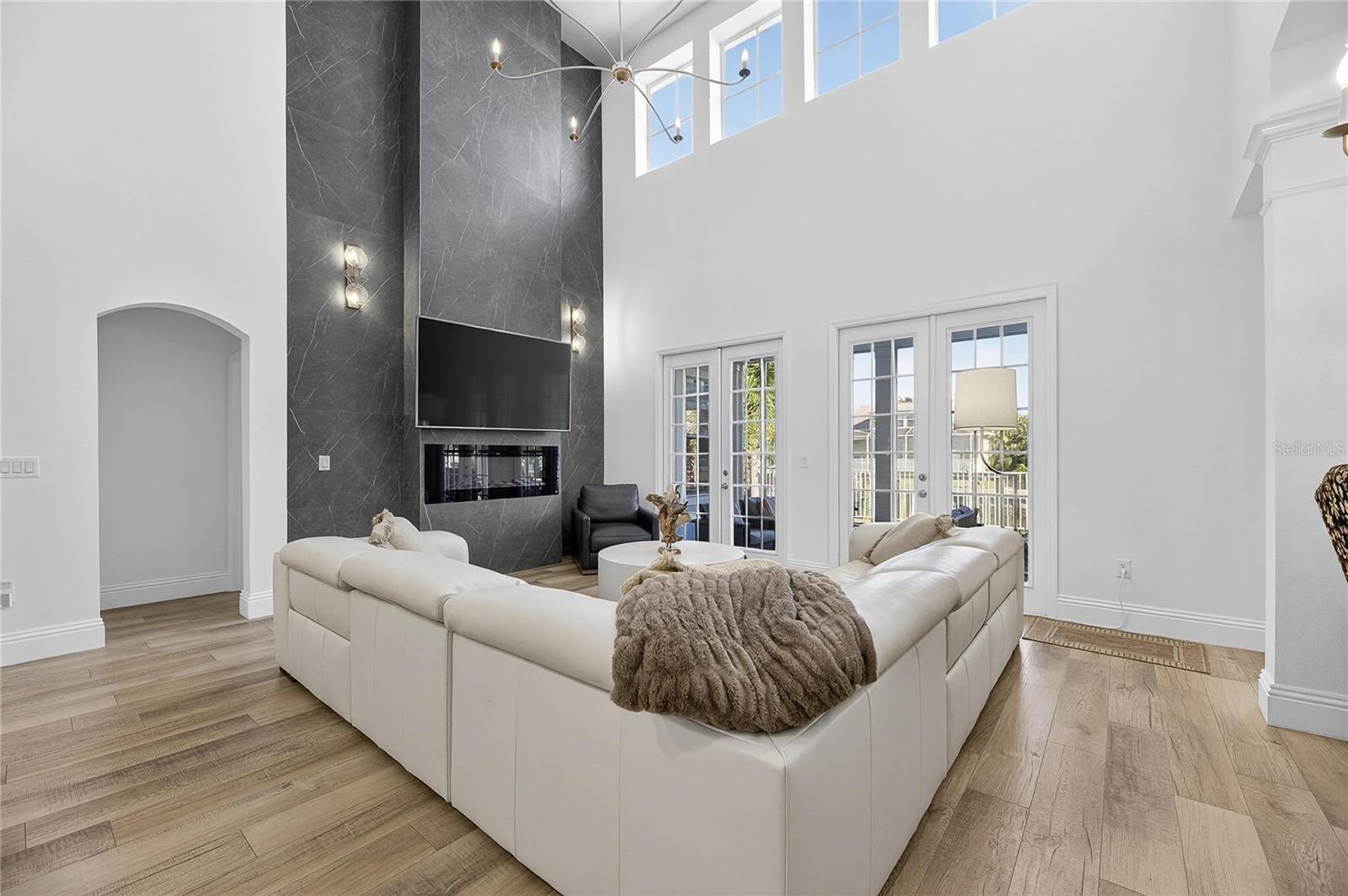 Image 34 of 96 For 415 Islebay Drive