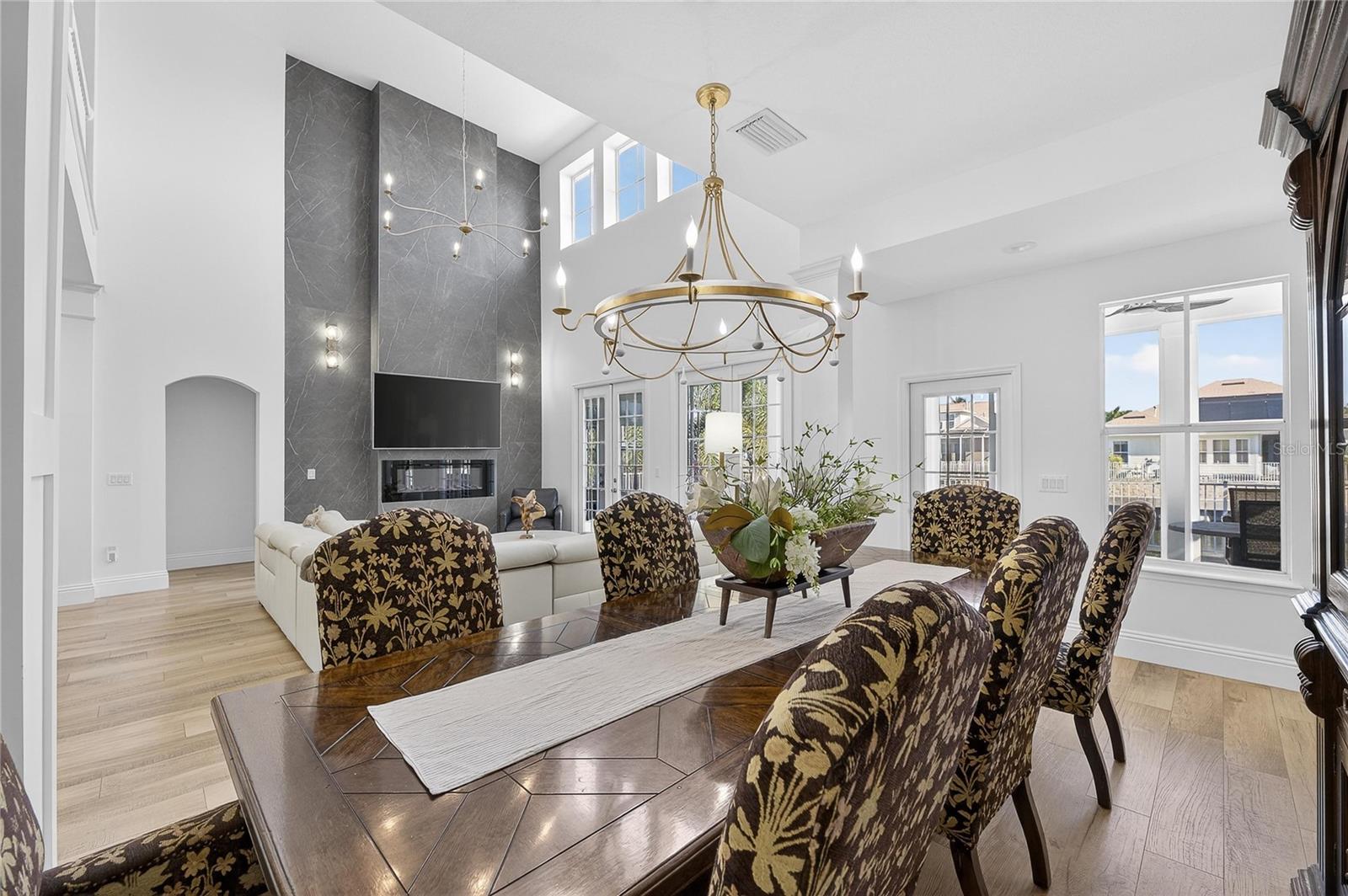 Image 35 of 96 For 415 Islebay Drive