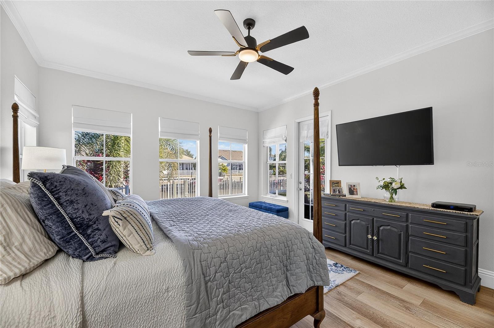 Image 43 of 96 For 415 Islebay Drive