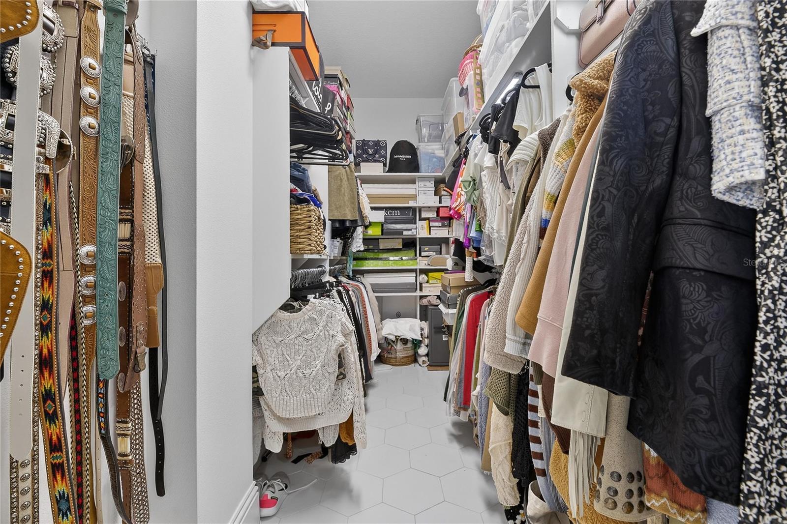 Image 49 of 96 For 415 Islebay Drive