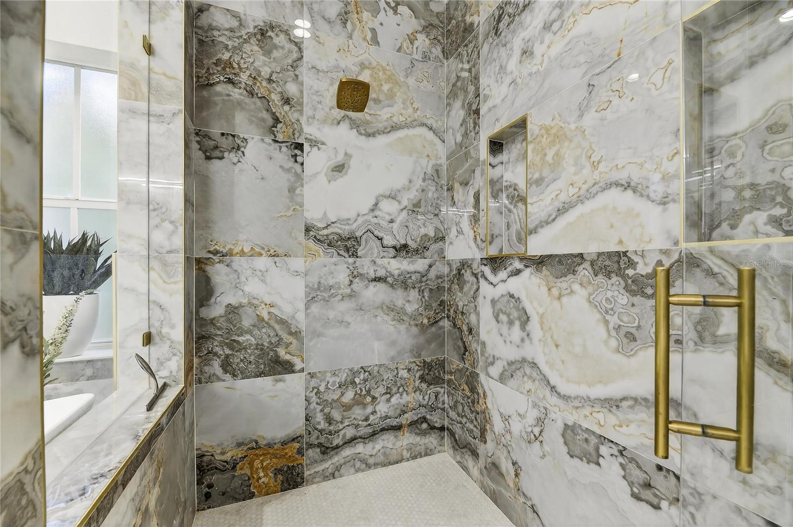 Image 5 of 96 For 415 Islebay Drive