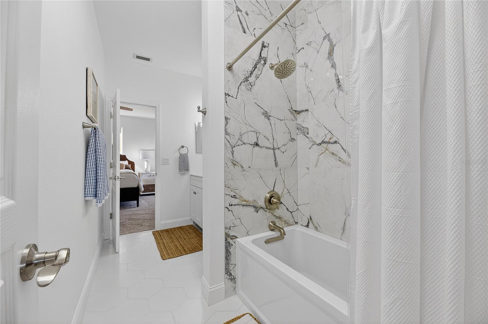 Image 57 of 96 For 415 Islebay Drive