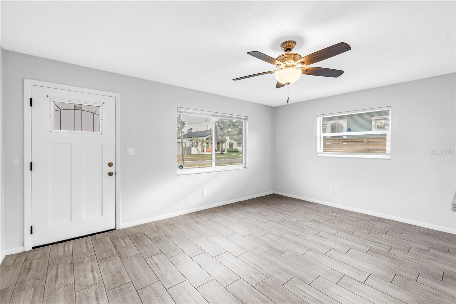 Image 13 of 34 For 5026 3rd Avenue S