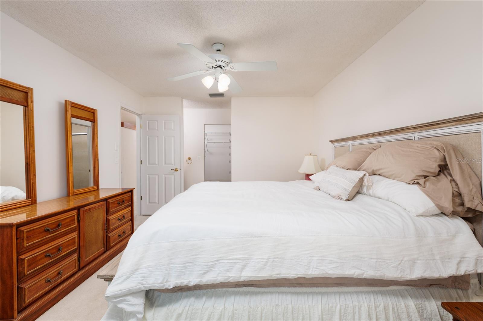 Image 17 of 64 For 216 Sun Vista Ct S