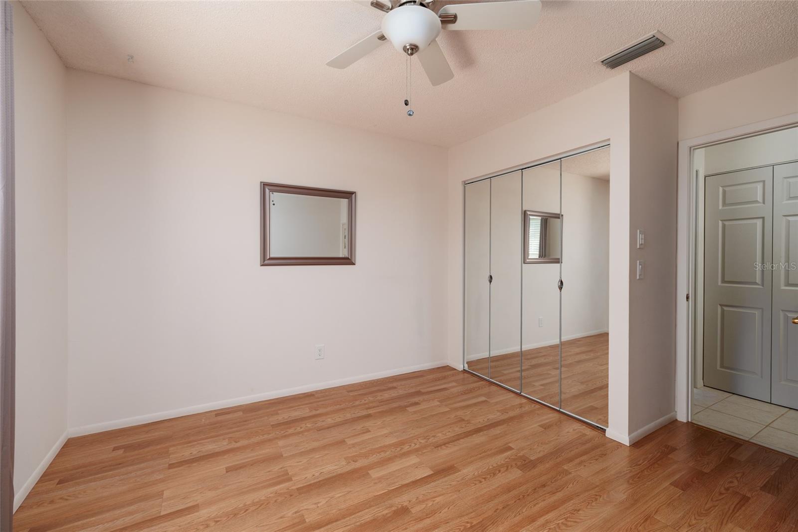 Image 22 of 64 For 216 Sun Vista Ct S